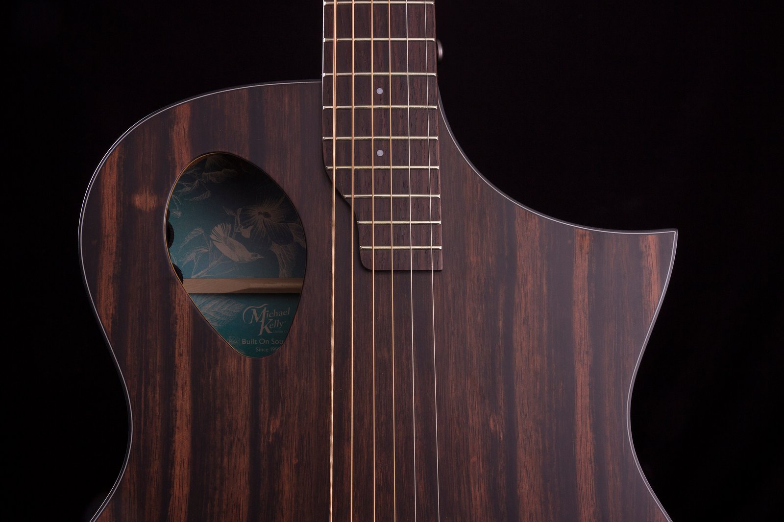 Forte Exotic Java Ebony Port Closeup