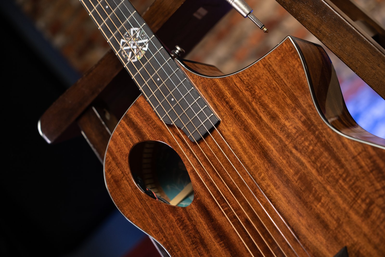 Forte Port Fingerboard Shot