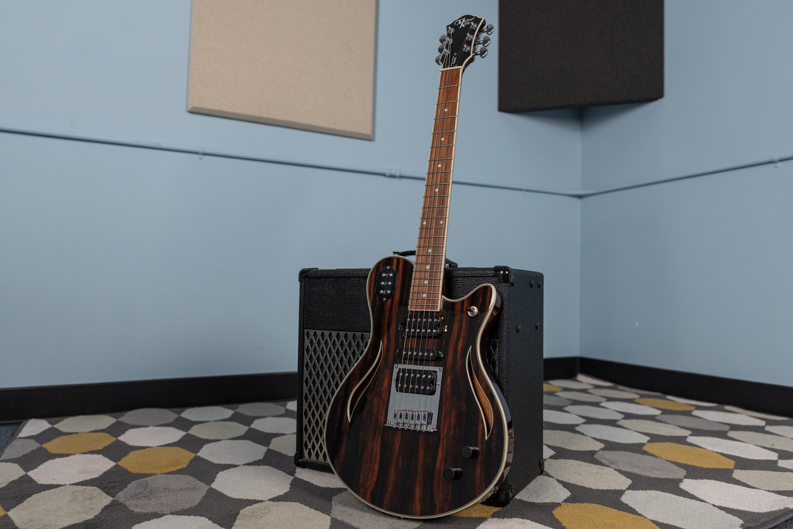 CCS Ebony W/ Amp