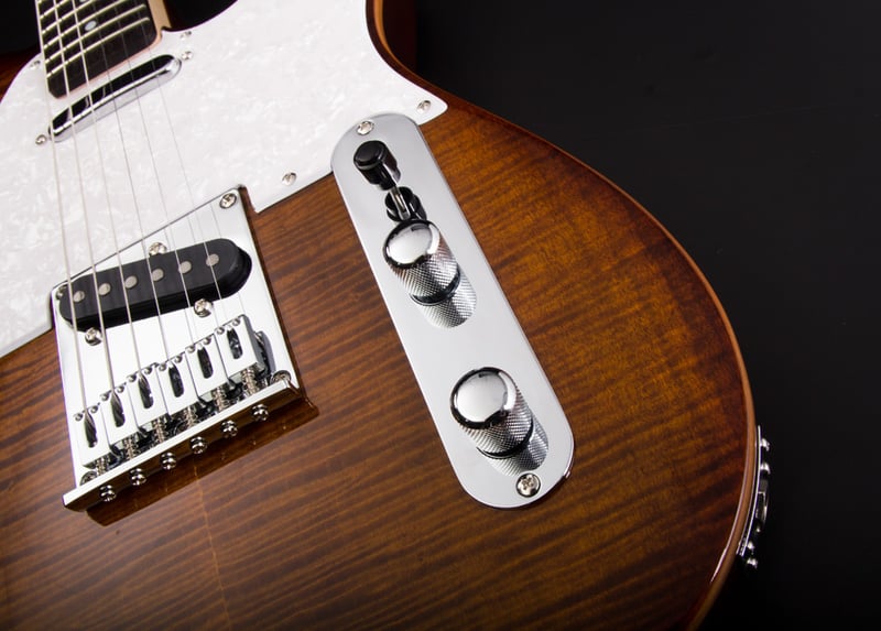 53 Caramel Electronics Glam