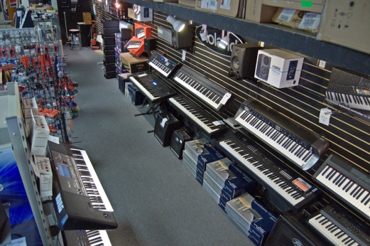 Keyboards and other instruments at Murphy's Music