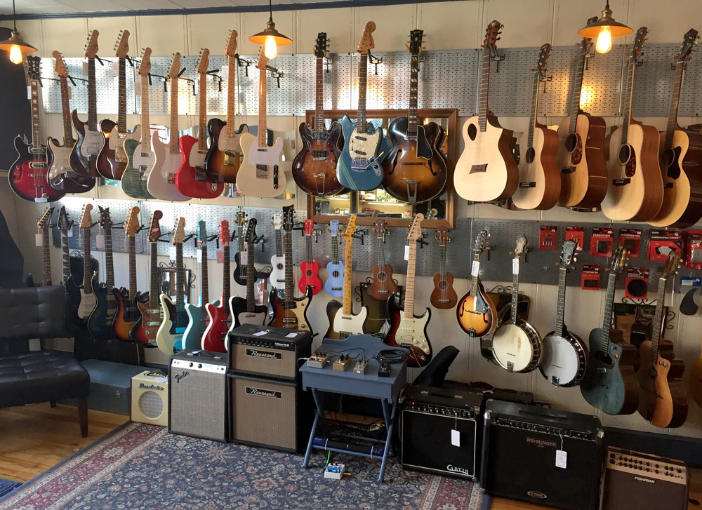 Electric guitars, acoustic guitars, amps, guitar accessories, and pedals at Collar City Guitars